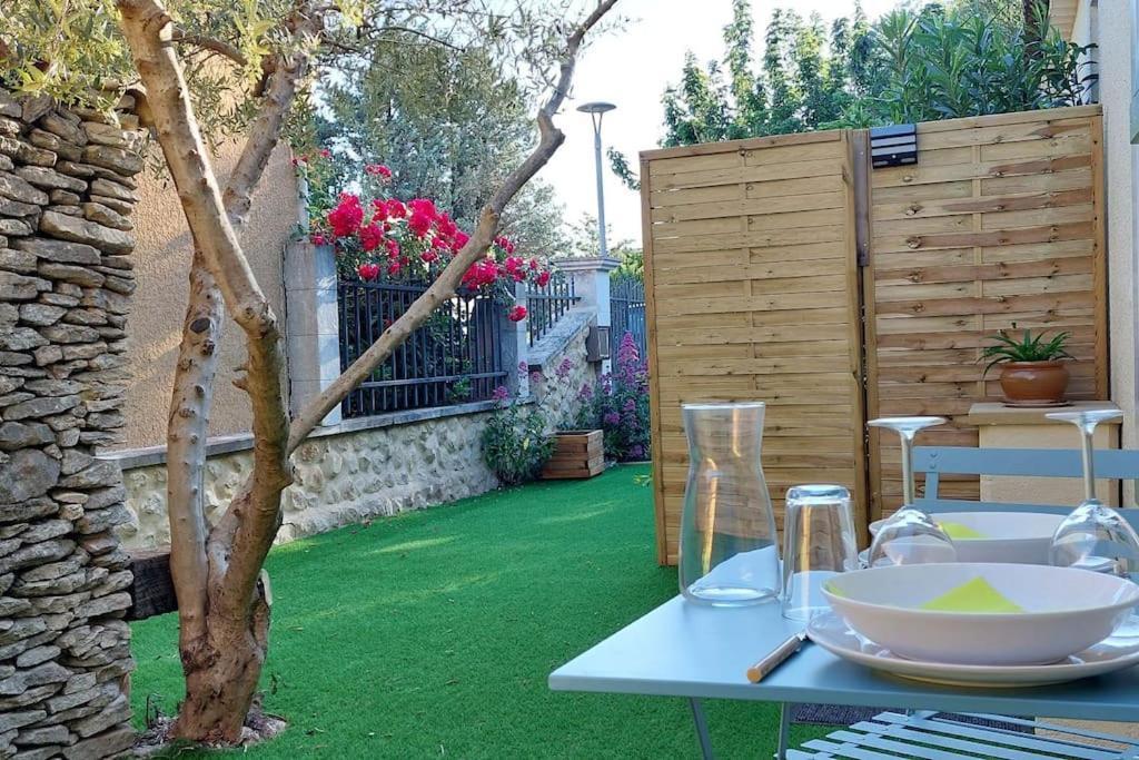 Gite De L'Olivier, Classe, Climatise, Jardin Avec Parking Gratuit Devant Le Logement Et A 5 Minutes Du Centre-Ville A Pied Л'Иль-сюр-ла-Сорг Экстерьер фото